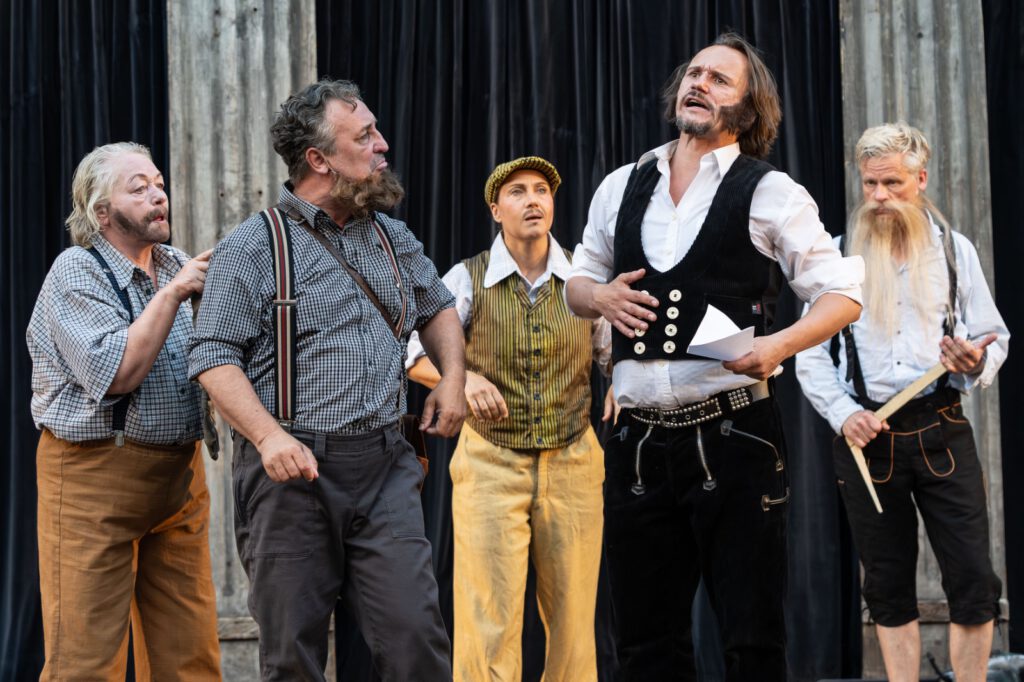 Szenenfoto aus "Ein Sommernachtstraum" am Monbijou Theater