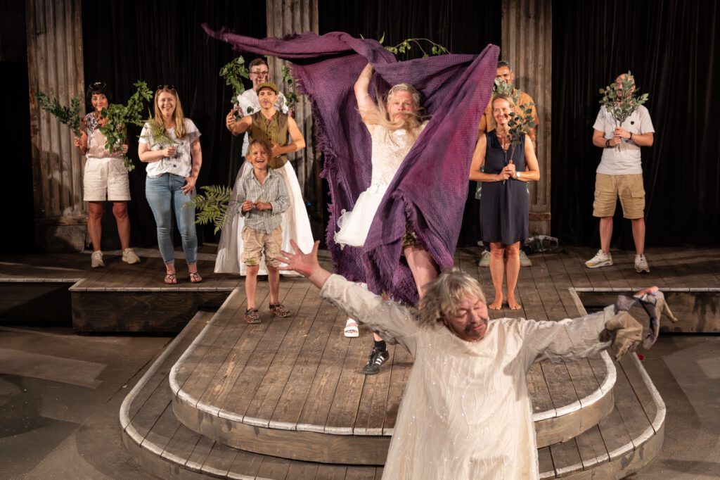 Szenenfoto aus "Ein Sommernachtstraum" am Monbijou Theater