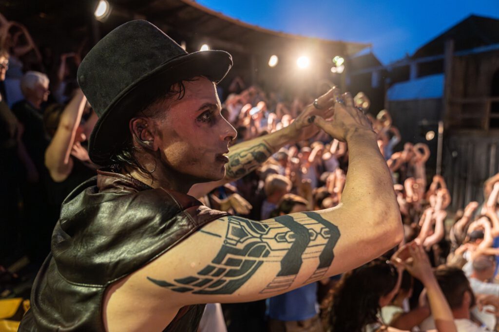 Szenenfoto aus "Ein Sommernachtstraum" am Monbijou Theater