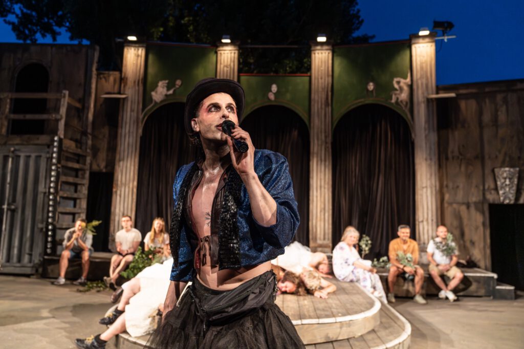 Szenenfoto aus "Ein Sommernachtstraum" am Monbijou Theater